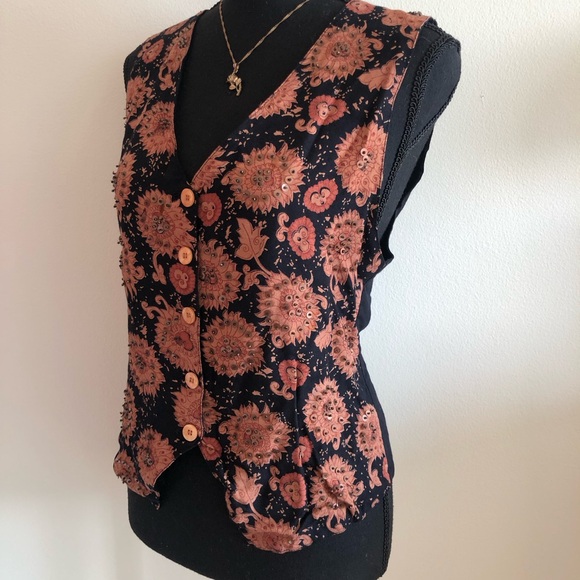 Erika Black and Orange Floral Sleeveless Vest - Picture 3 of 9